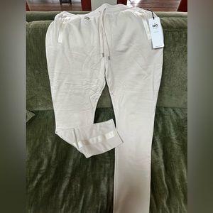 MENS ALO YOGA NOMADIC SWEATPANTS! BRAND NEW WITH TAGS!